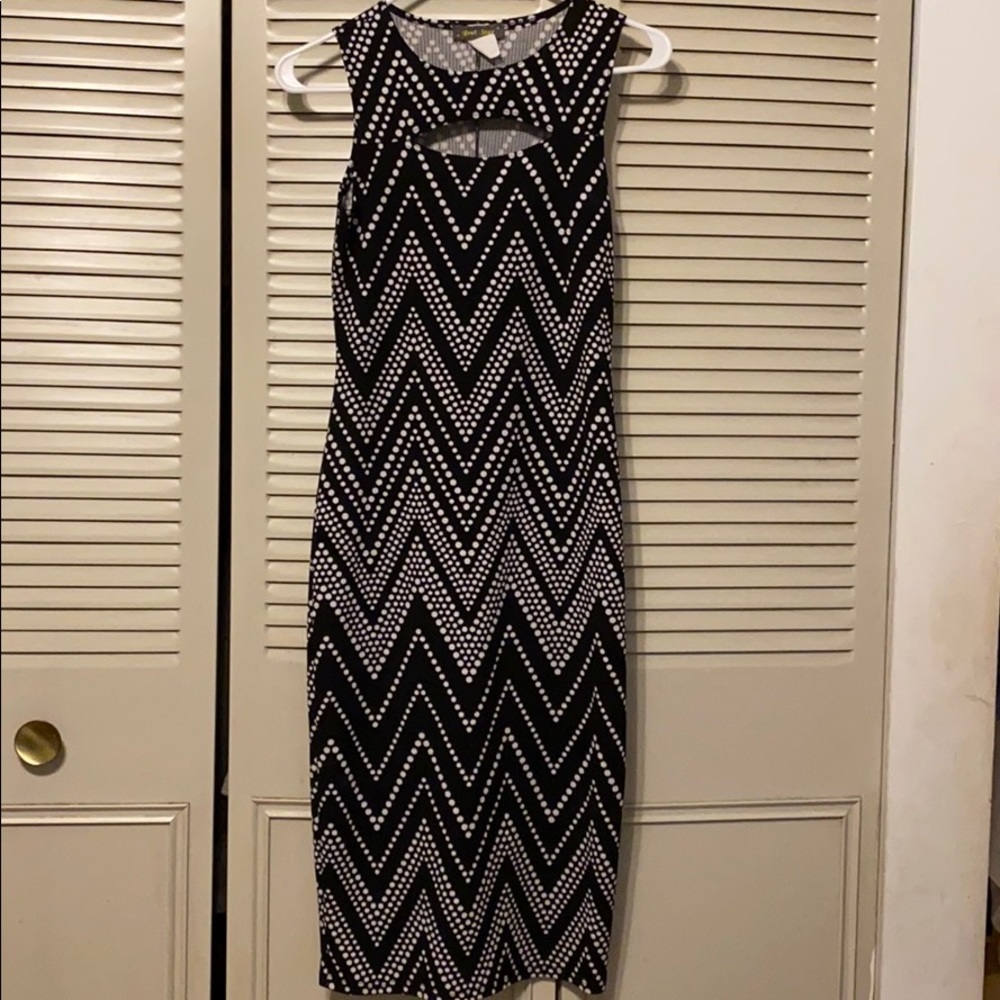 Black and White Sleeveless Midi